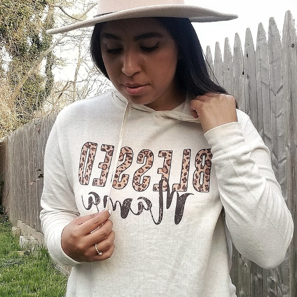 BLESSED MAMA LOGO GRAPHIC HOODIE TOP - Picture 13 of 15
